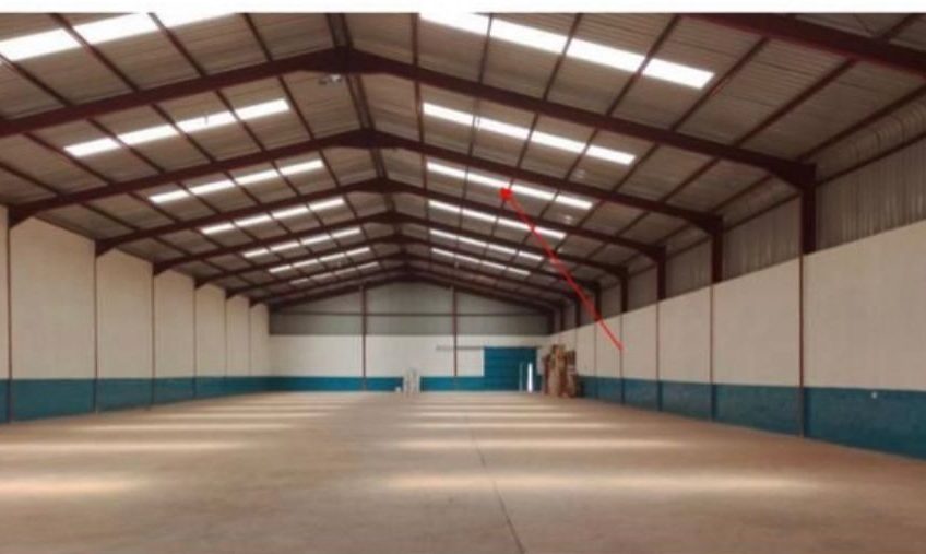 1300 square meters warehouse near crossroads for rent